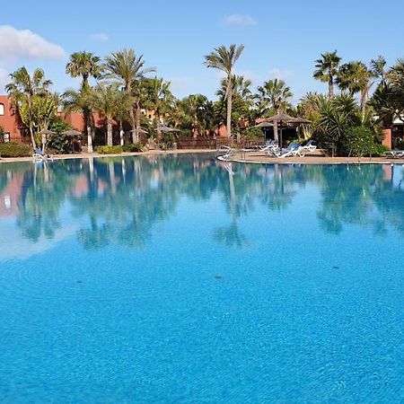 Tamarindo I piscinas de agua salada - fibra óptica Corralejo Exterior foto