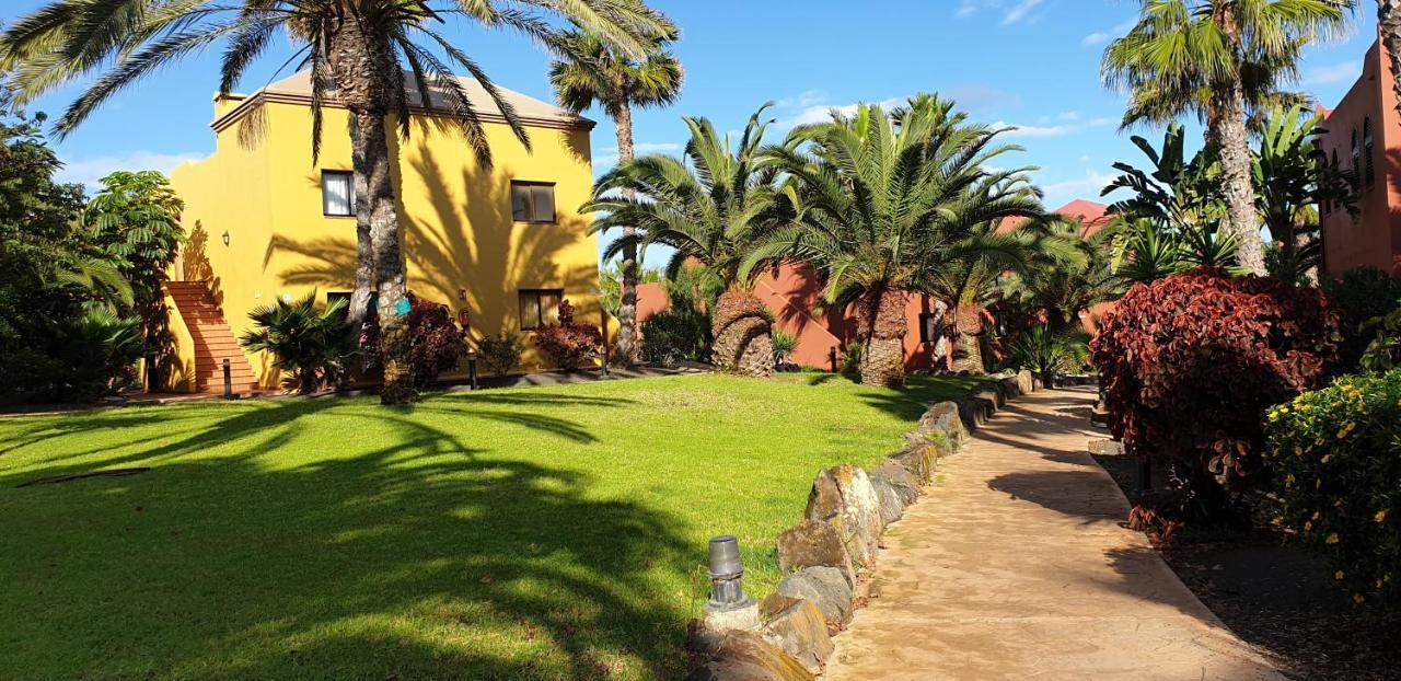 Tamarindo I piscinas de agua salada - fibra óptica Corralejo Exterior foto