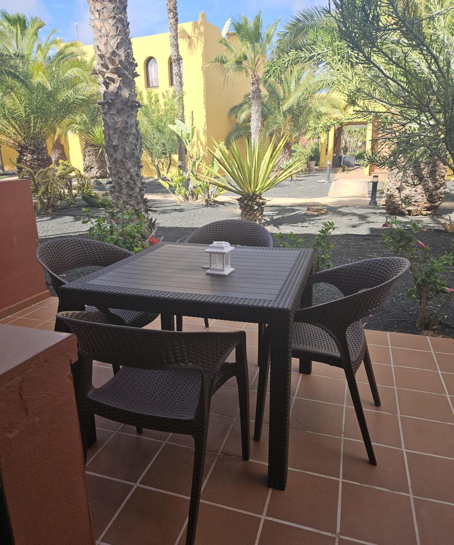 Tamarindo I piscinas de agua salada - fibra óptica Corralejo Exterior foto